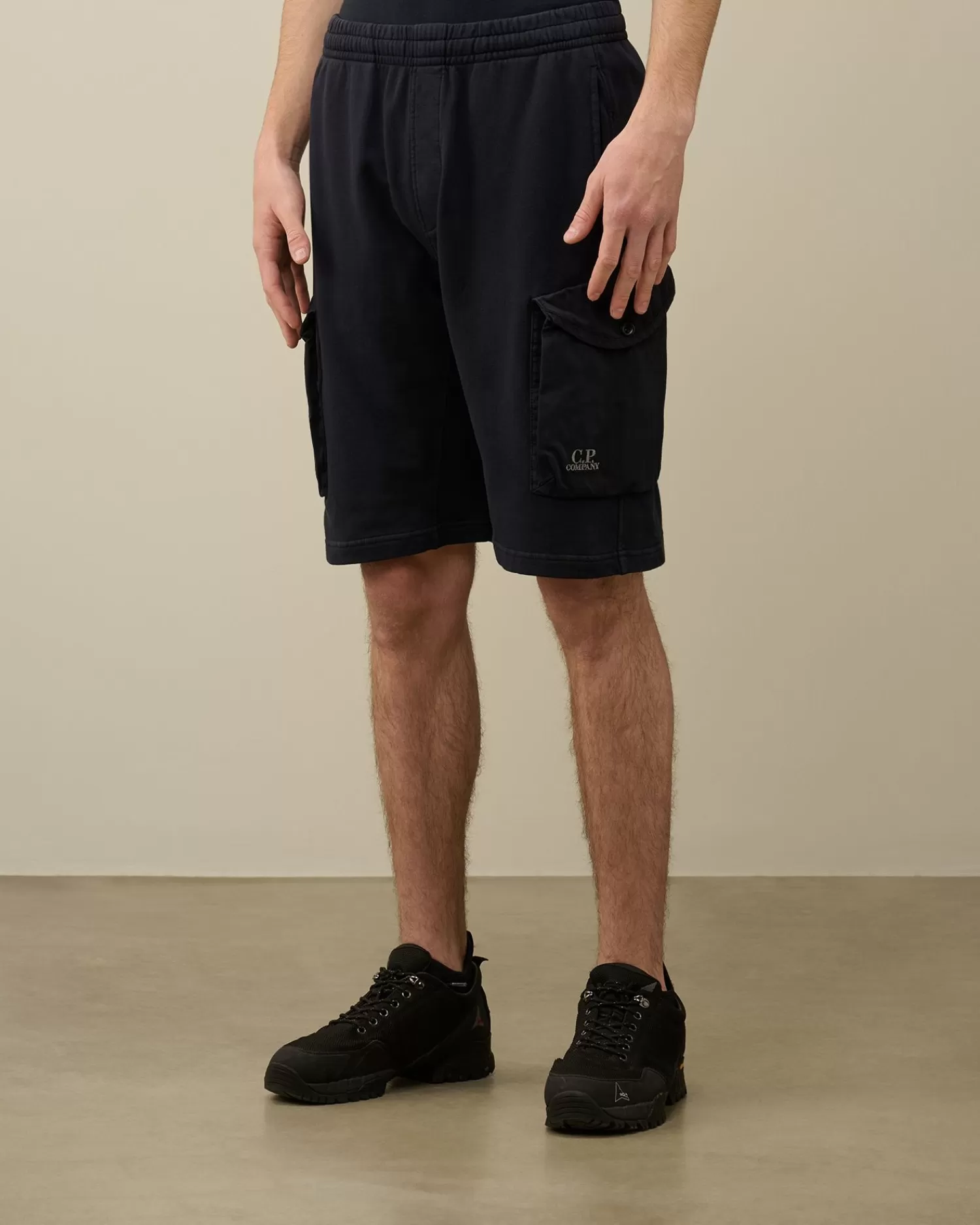 Shop C.P. Company Bomuld Fleece Mixed Cargo Shorts Sort